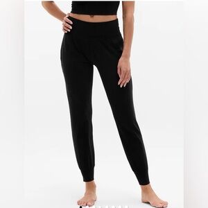 Women’s Athleta Salutation Jogger Black Size Medium Tall